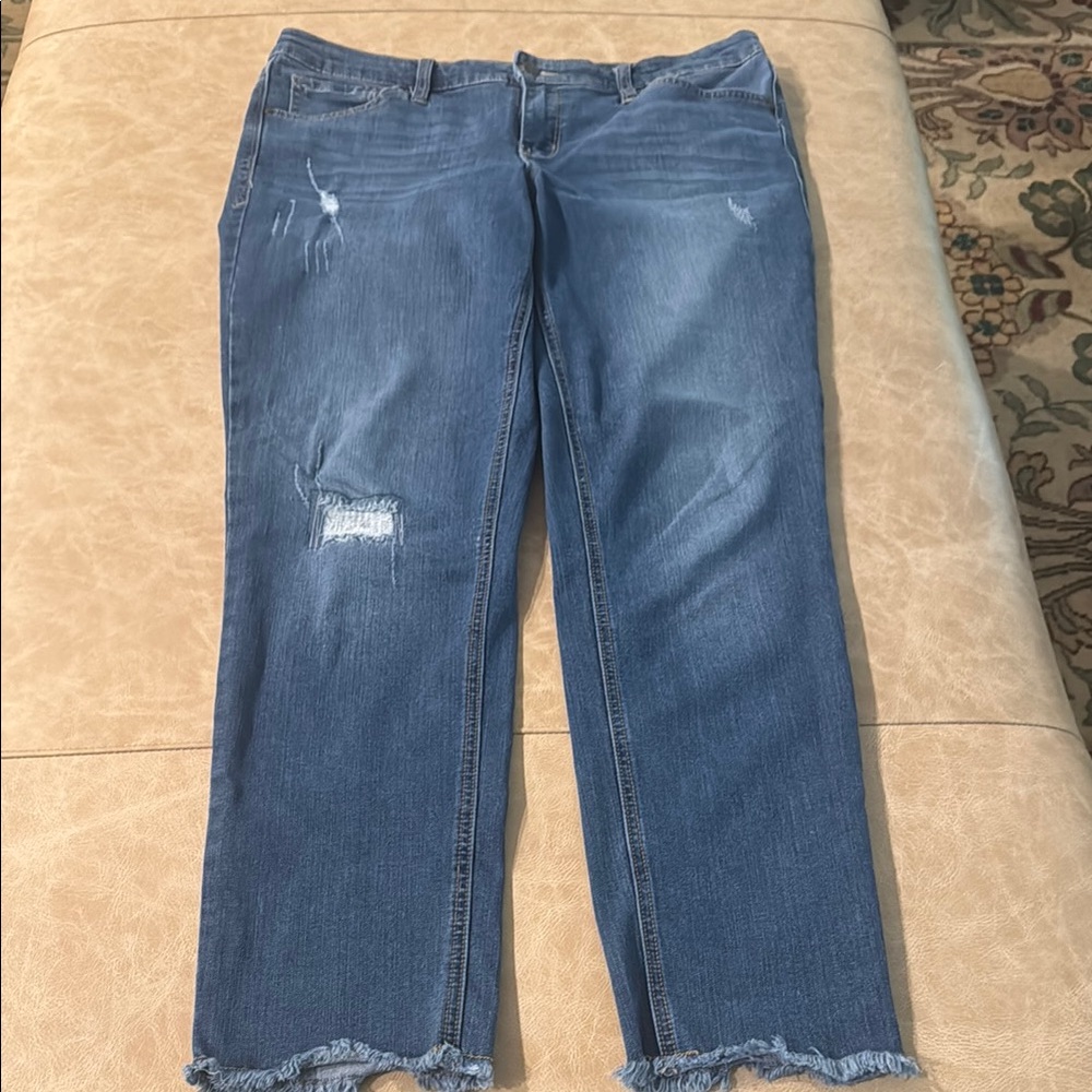 Crown & Ivy Distressed Blue Jeans Frayed Hem Tapered Leg with stretch